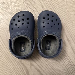 CROCS Kids' Blue Fleece-Lined Slippers